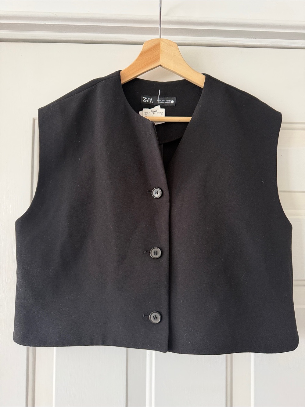 Zara Black Sleeveless Button Vest